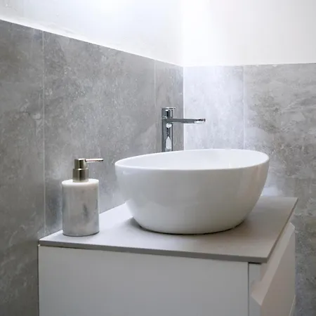 Twelveholly Apartament