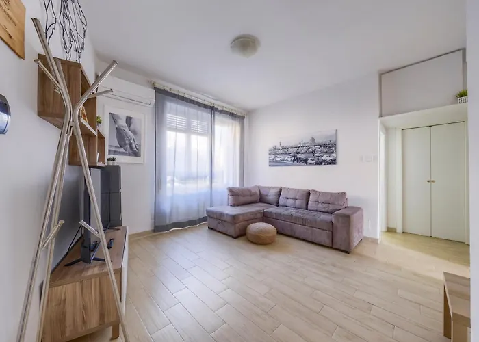 Twelveholly Apartmán